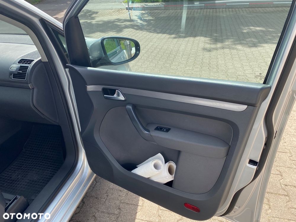 Volkswagen Touran 2.0 TDI DPF Comfortline - 12