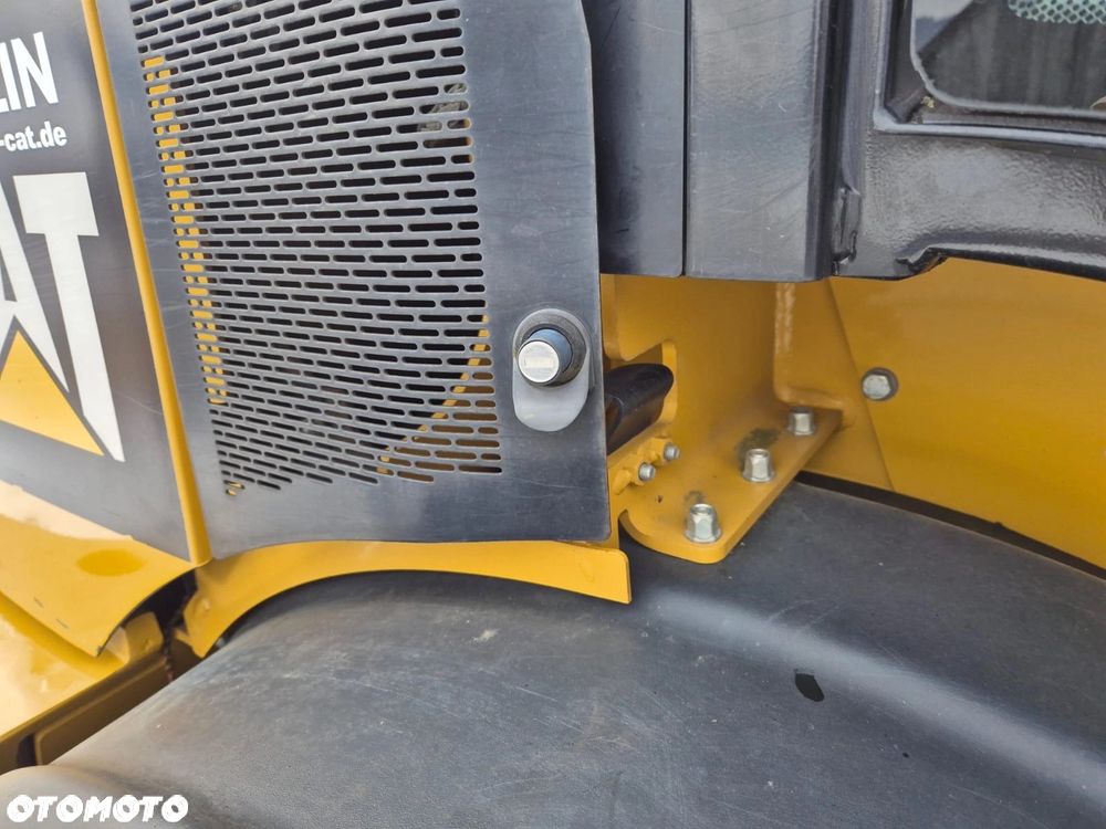 Caterpillar 908 CAT 906 JAK NOWA 3500h - 4