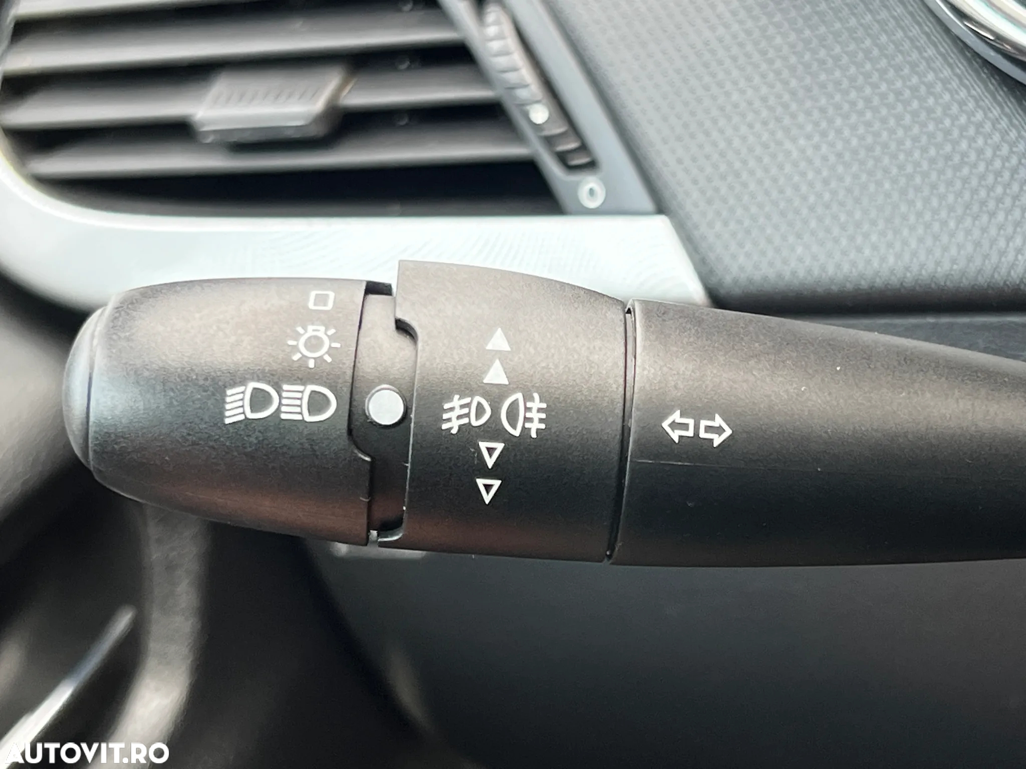 Peugeot 207 1.4 E Premium - 14