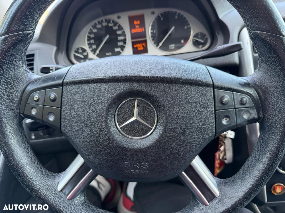 Mercedes-Benz EQB - 20