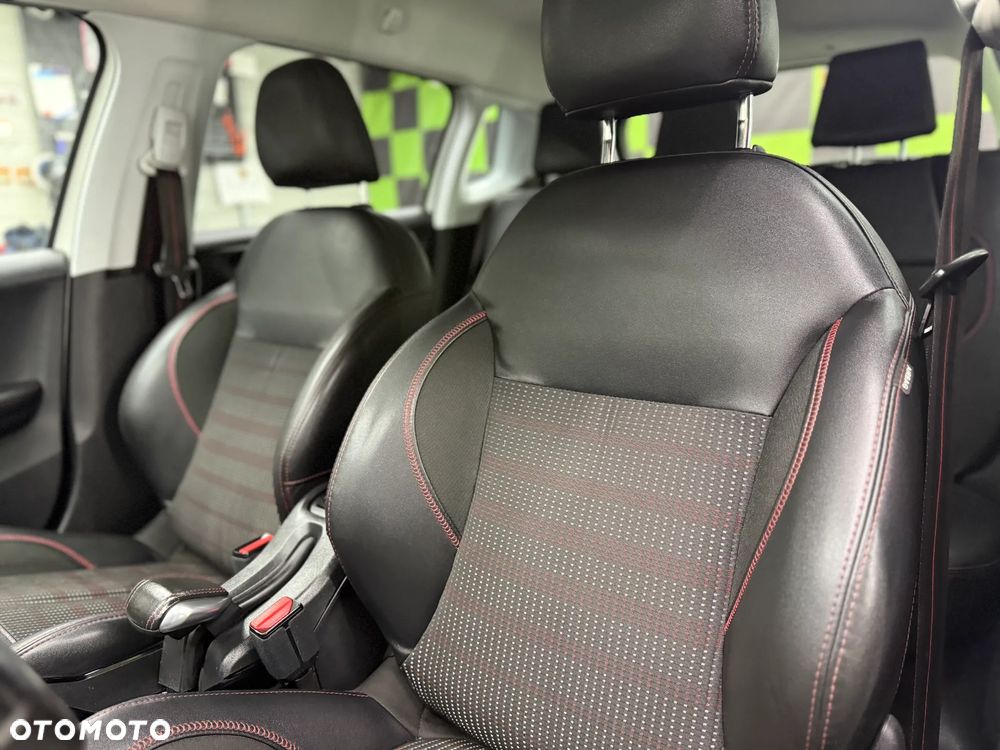 Peugeot 2008 1.2 PureTech GT Line S&S - 11