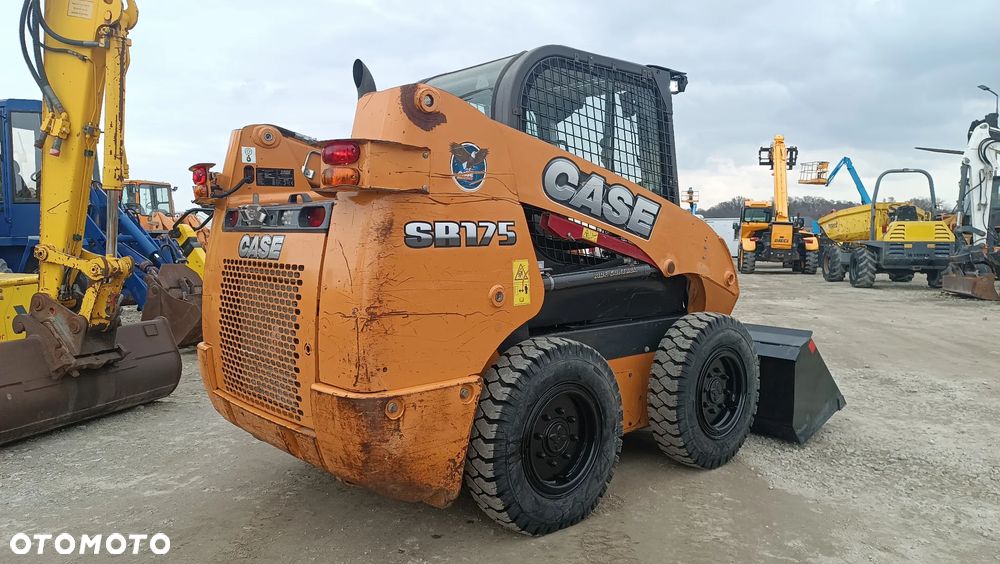 Case SR 175 - 4