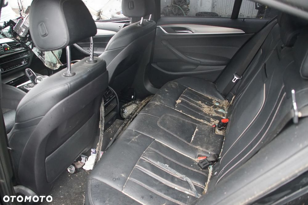 Auto na części - BMW G30 530d xDrive 3.0 D B57D30 265 KM GA8HP75X 475 2019R Silnik Skrzynia Drzwi Lampa Szyba Felga Deska Kokpit Moduł Licznik Radio Fotel Zderzak Chłodnica Błotnik Zawieszenie Turbina Wtryski Intercooler Kompletne Części Rozbiórka - 17
