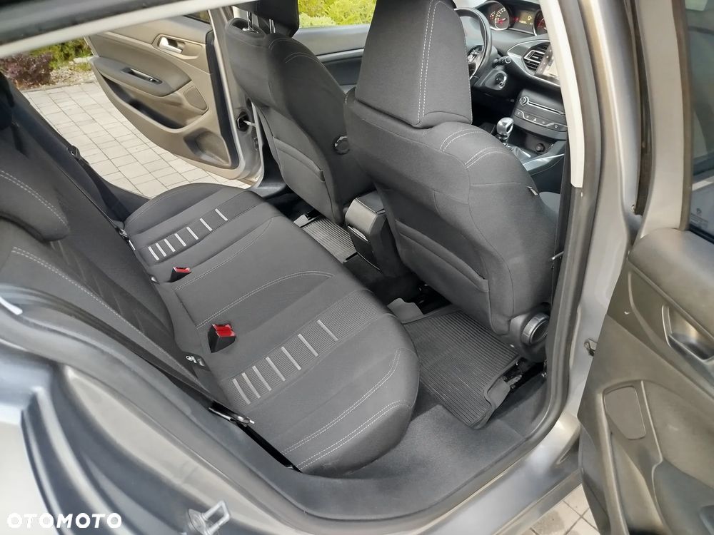 Peugeot 308 1.6 THP Allure - 24