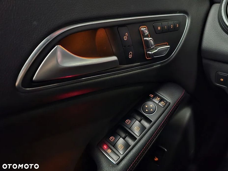 Mercedes-Benz CLA 220 4Matic 7G-DCT AMG Line - 23