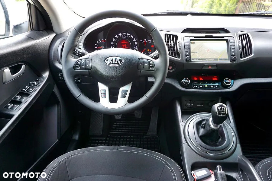 Kia Sportage 1.7 CRDI 2WD Dream-Team Edition - 32