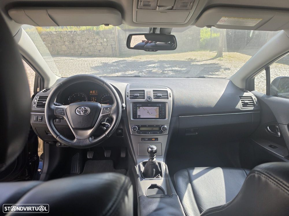 Toyota Avensis SW 2.0 D-4D Luxury - 9