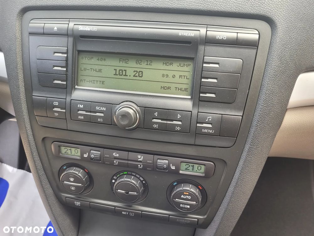 Skoda Octavia 1.6 Ambiente - 21