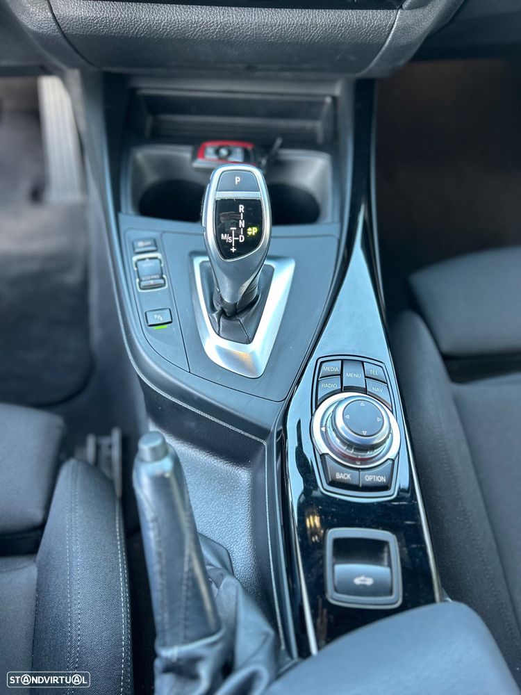 BMW 225 d Cabrio Line Sport Auto - 15