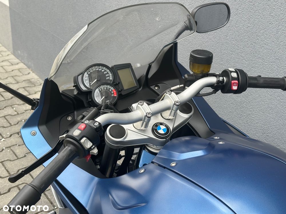 BMW F - 22