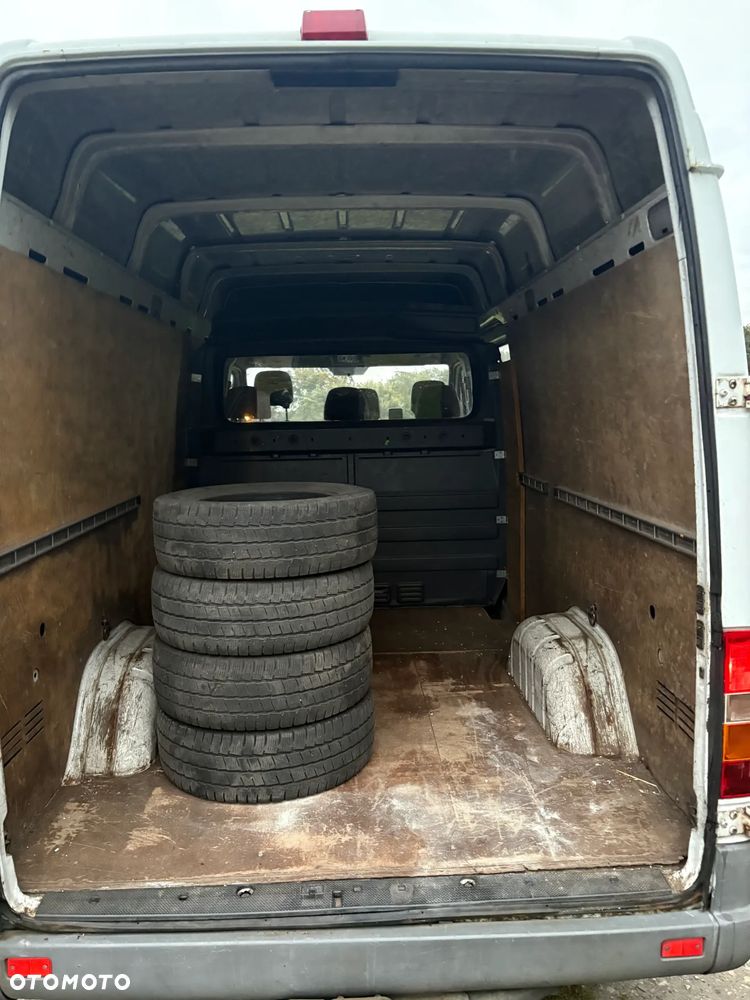 Mercedes-Benz Sprinter - 13