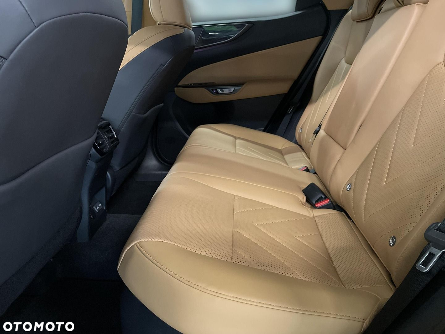 Lexus NX - 14