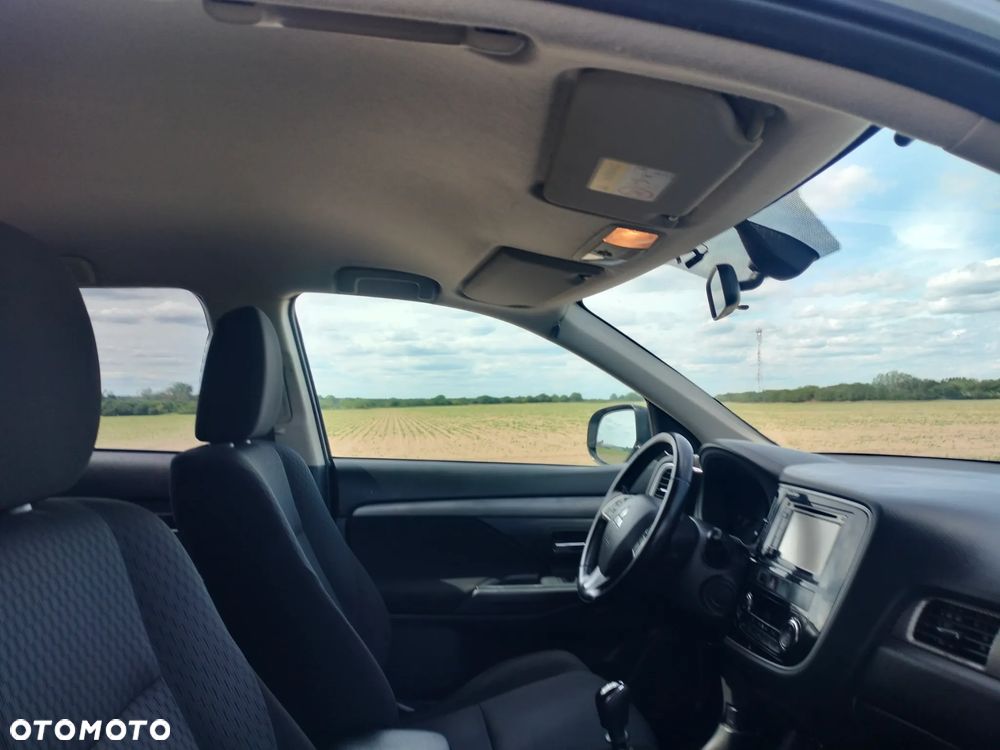 Mitsubishi Outlander 2.2 DI-D 4WD Instyle - 12