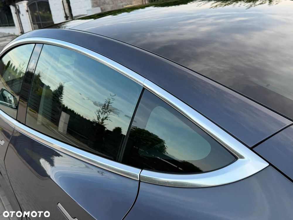 Tesla Model 3 Standard Reichweite Plus Hinterradantrieb - 24