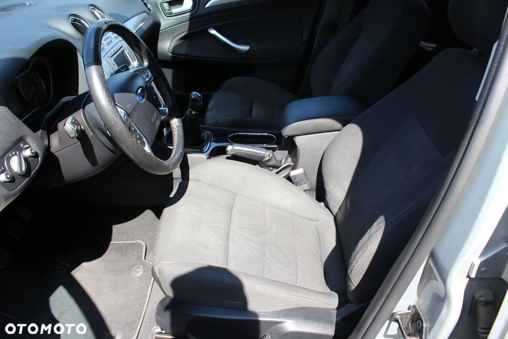 Ford Mondeo - 18