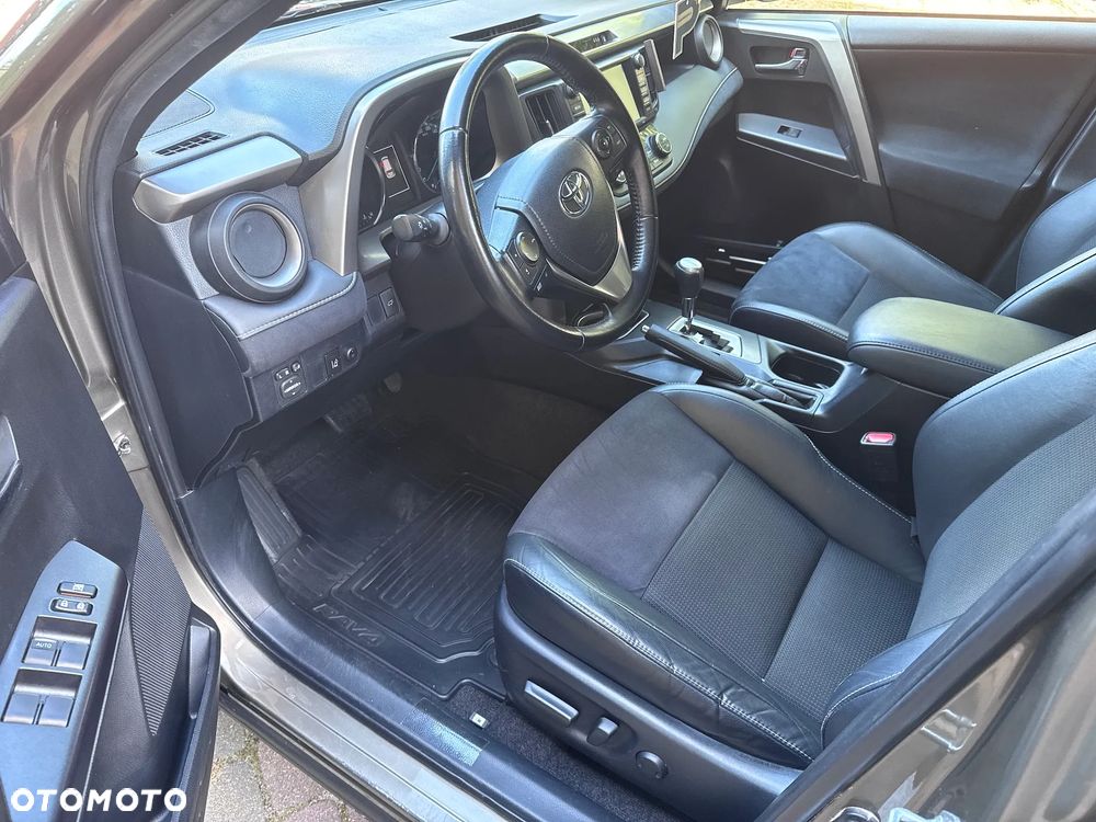 Toyota RAV4 Hybrid Premium 4x4 - 9