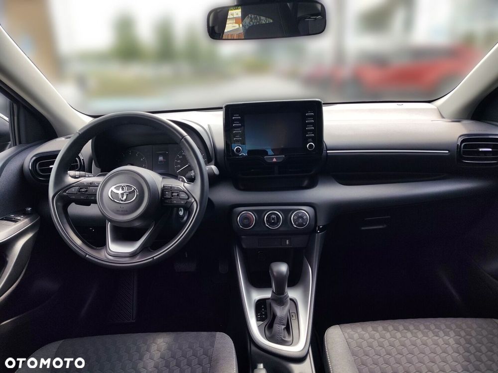 Toyota Yaris 1.5 Comfort CVT - 12