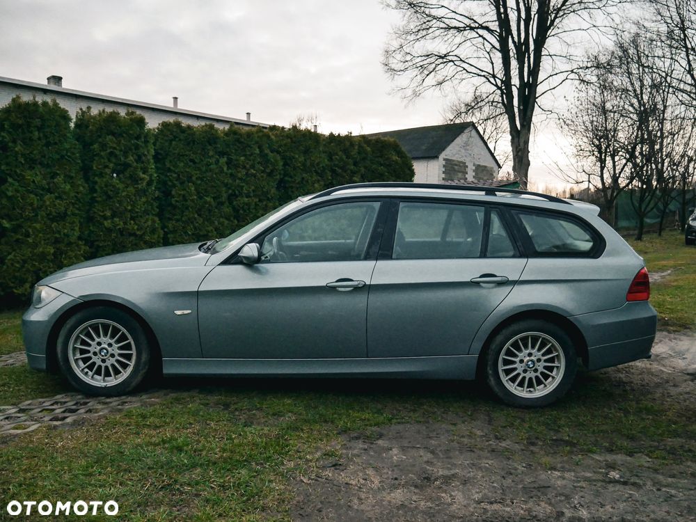 BMW Seria 3 318d DPF - 4