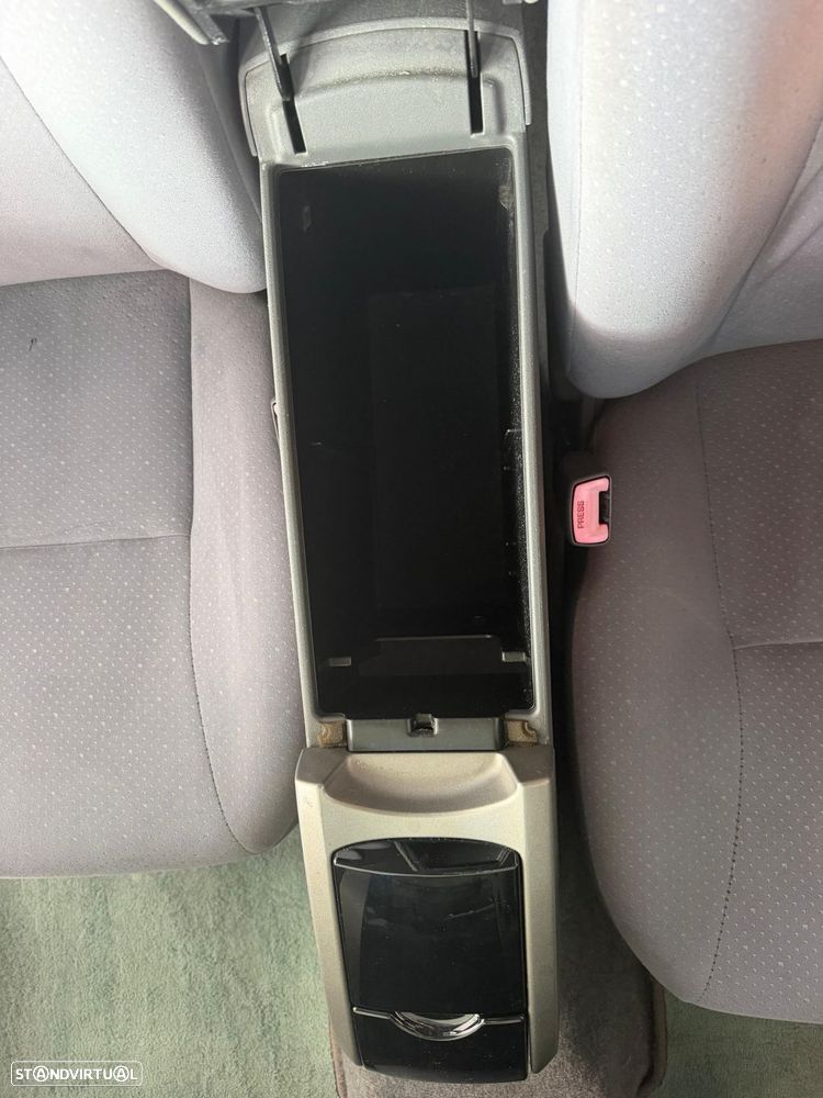 Toyota Prius - 17