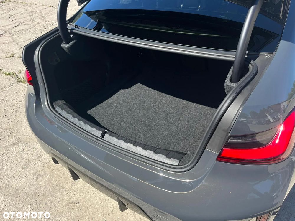 BMW Seria 3 330i xDrive M Sport sport - 22