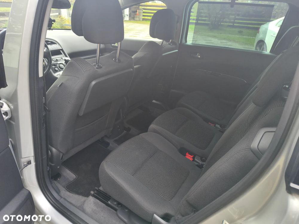 Peugeot 5008 2.0 HDi Allure 7os - 6