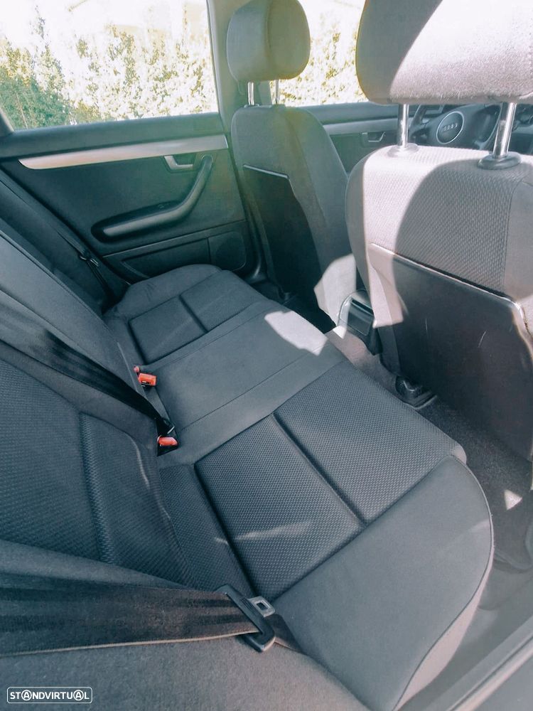 Audi A4 Avant 1.9 TDI m6 - 6