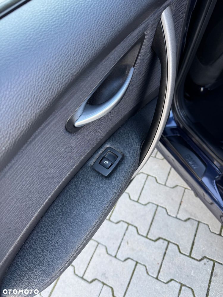 BMW Seria 1 116i - 25