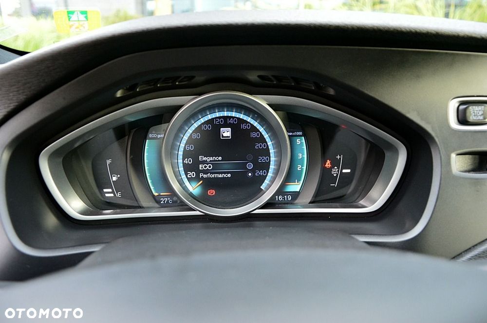 Volvo V40 D2 Drive-E R-Design Kinetic - 34