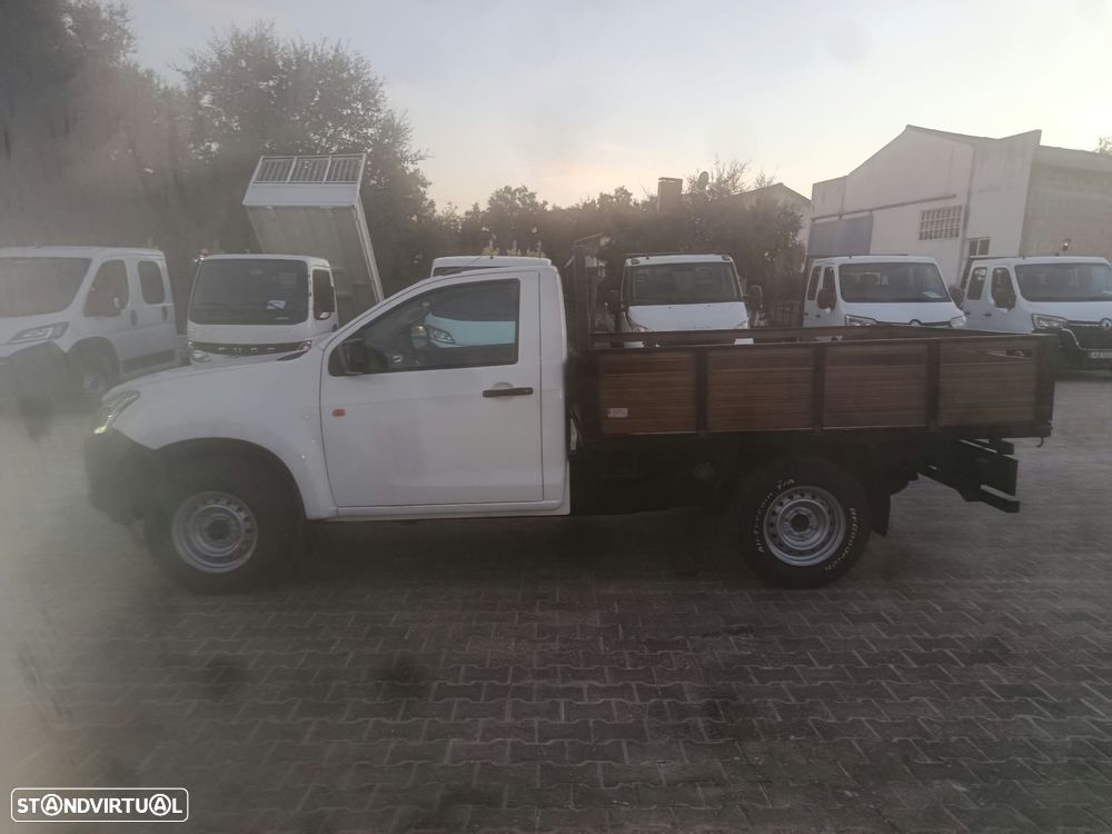 Isuzu D-MAX 1.9 CS 4WD || 4X4 - 2