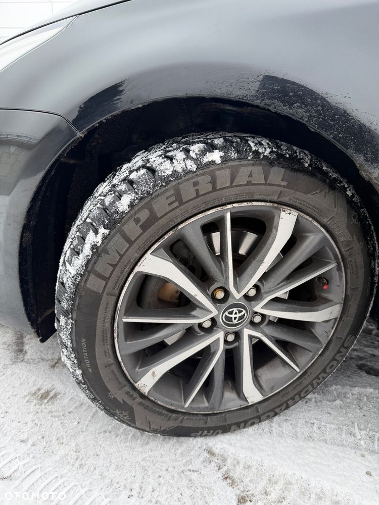 Toyota Avensis 2.0 D-4D Premium - 9