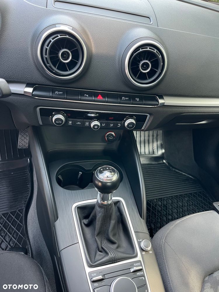 Audi A3 ver-1-6-tdi-ultra-attraction - 18