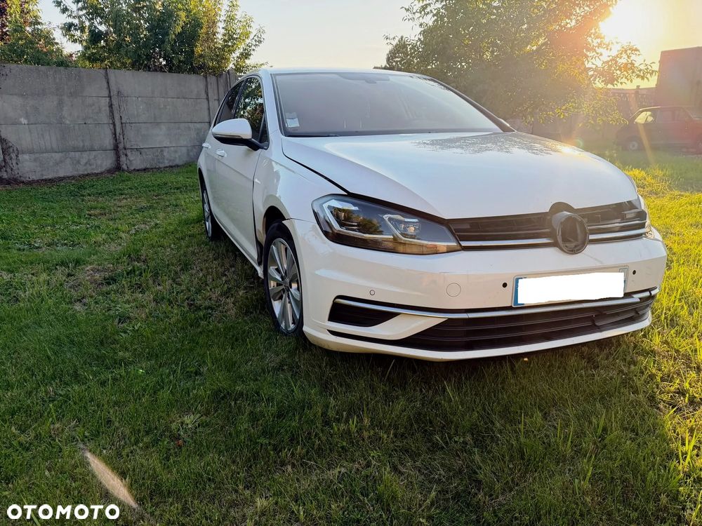 Volkswagen Golf - 1