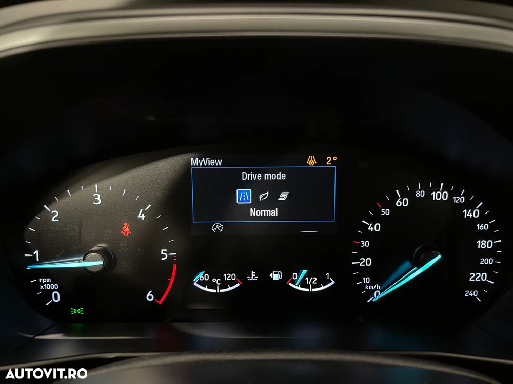 Ford Focus 1.5 EcoBlue Connected - 22