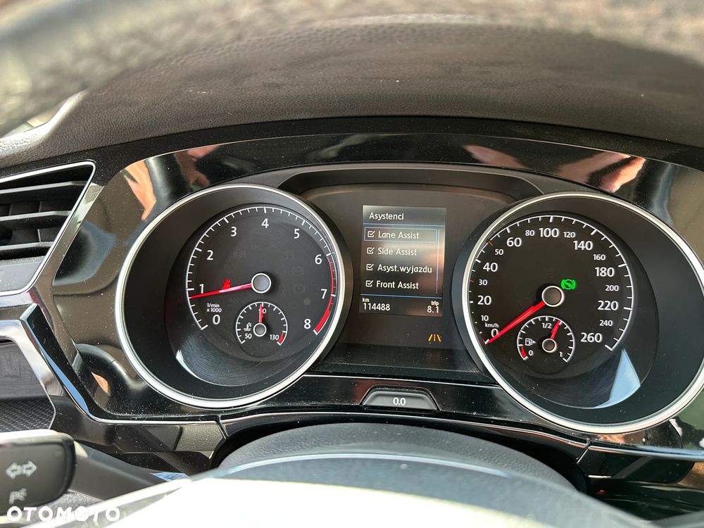 Volkswagen Touran - 10