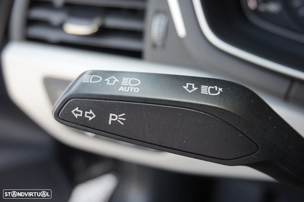 Audi A4 Avant 30 TDI Advanced S tronic - 32