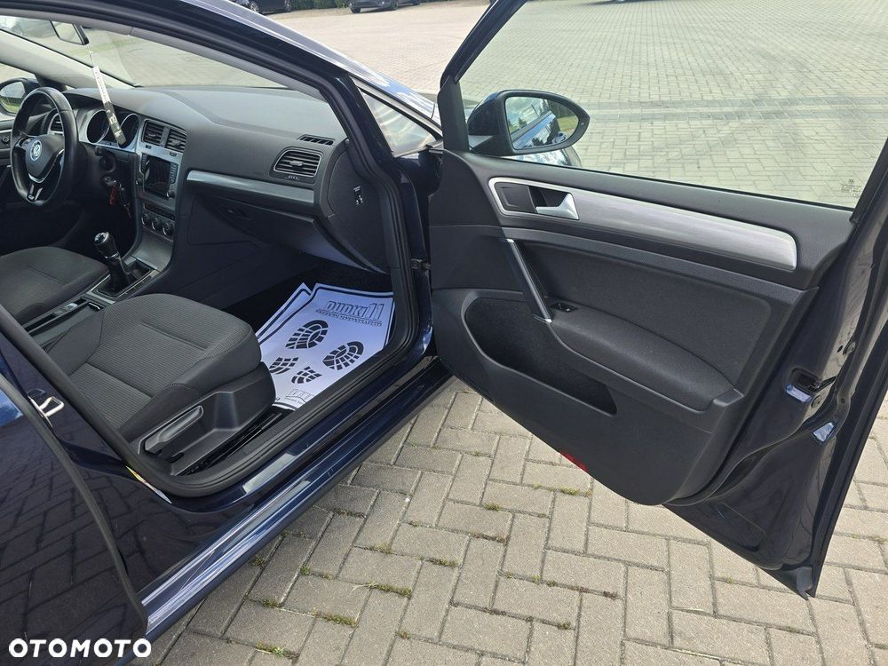 Volkswagen Golf - 28