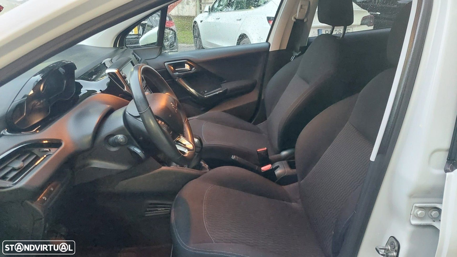 Peugeot 208 1.2 PureTech Signature - 7