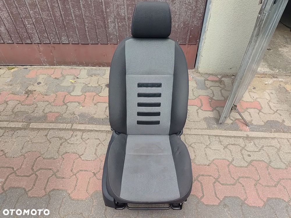 FOCUS MK2 LIFT FOTEL PRAWY PASAŻERA - 1