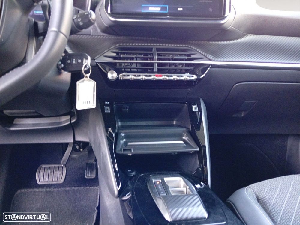 Peugeot 2008 1.2 Hybrid Allure e-DCS6 - 11