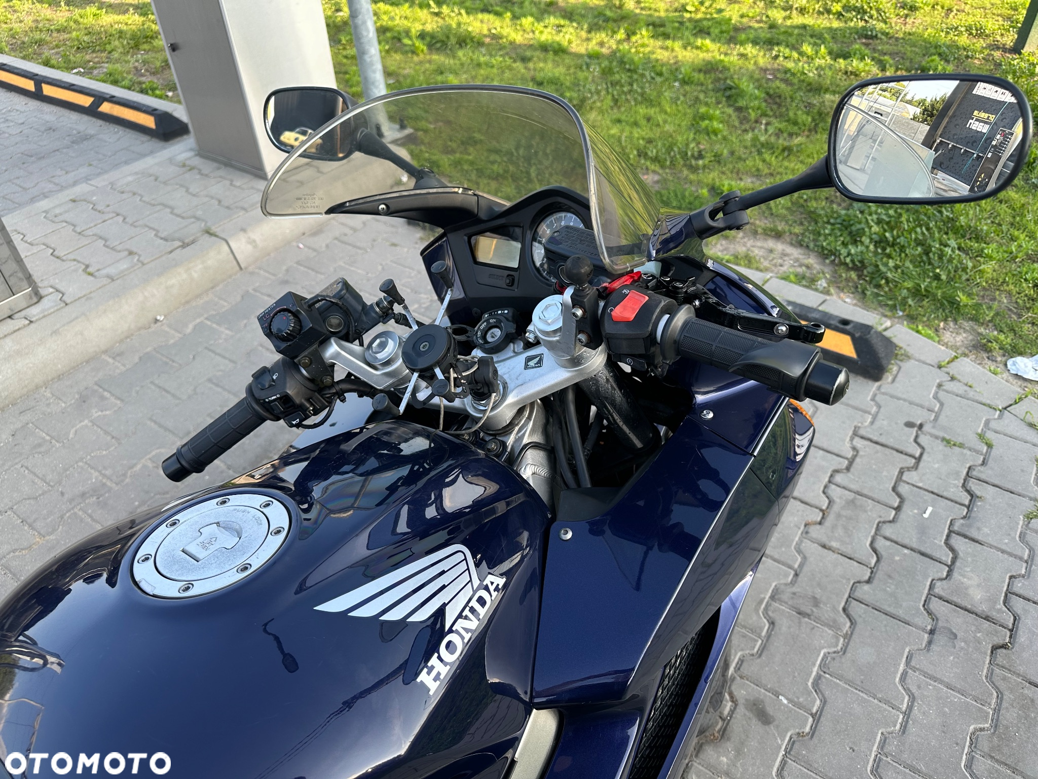 Honda VFR - 3