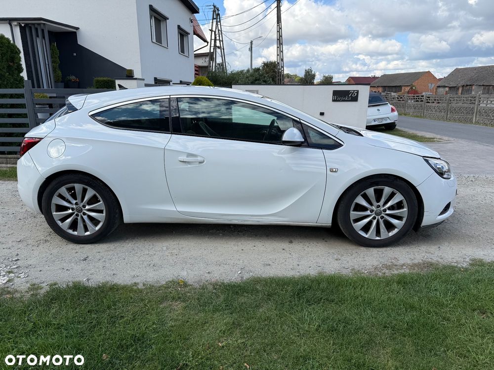Opel Astra IV GTC 1.4 T Sport EU6 - 6