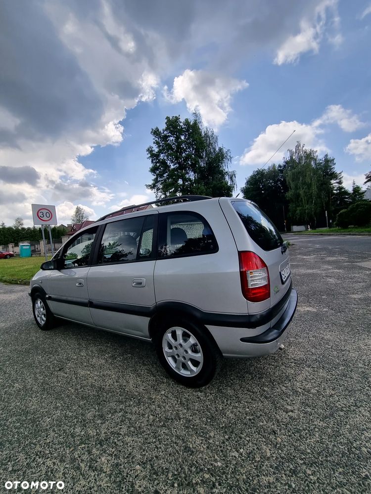 Opel Zafira 1.8 Njoy - 12