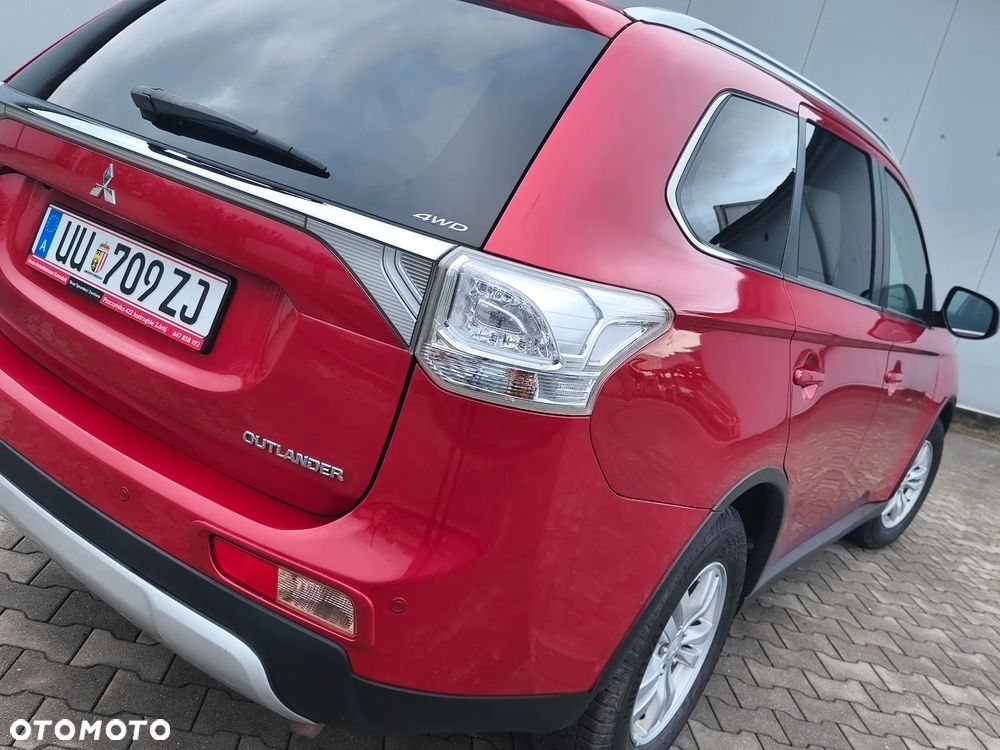 Mitsubishi Outlander 2.0 4WD Invite - 17