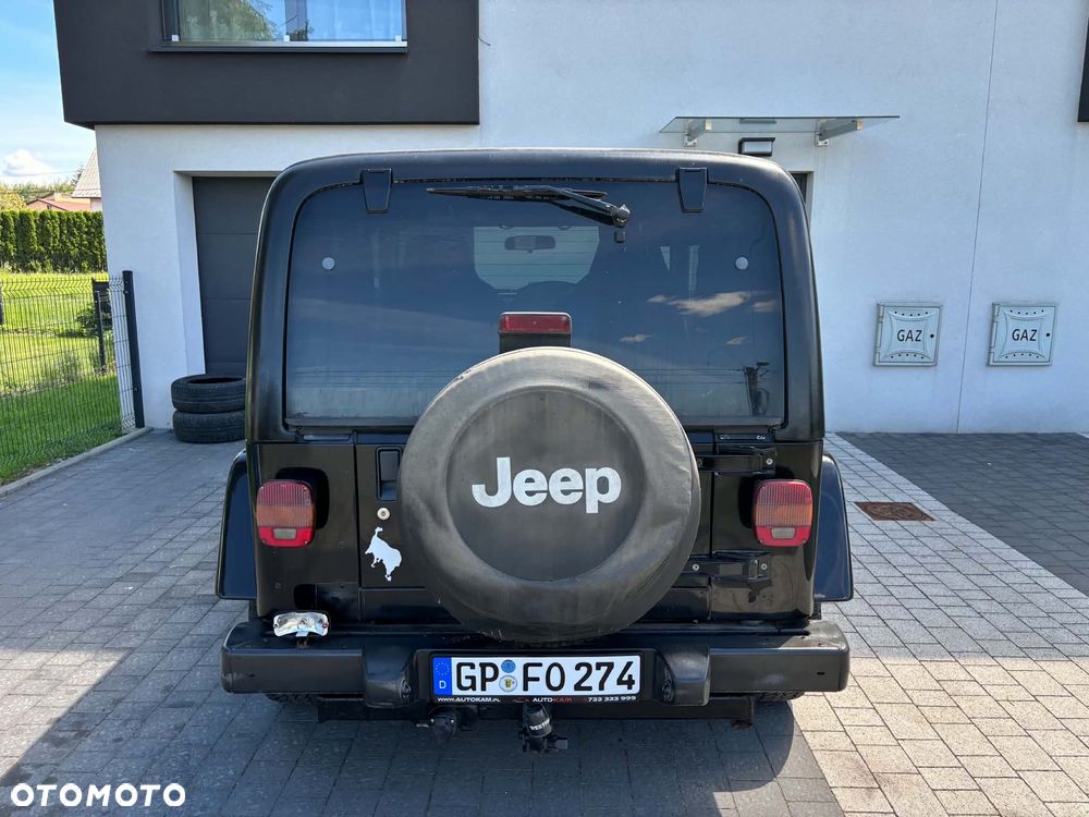 Jeep Wrangler - 12