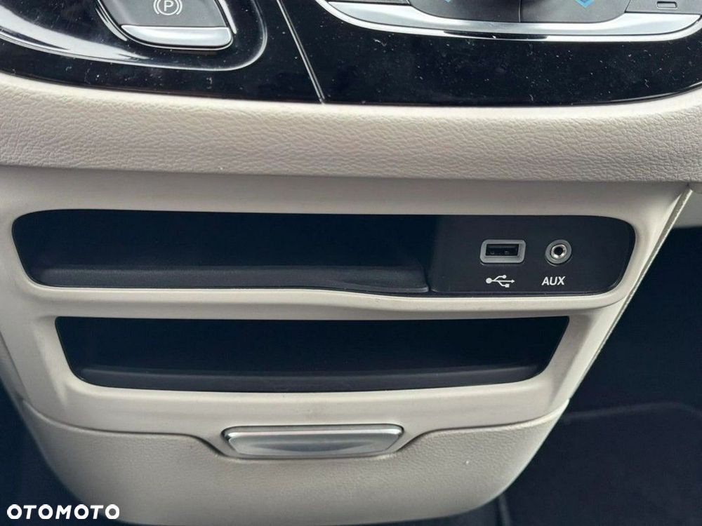 Chrysler Pacifica - 28