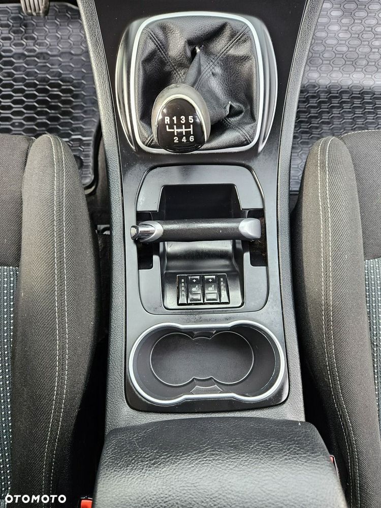 Ford S-Max - 14