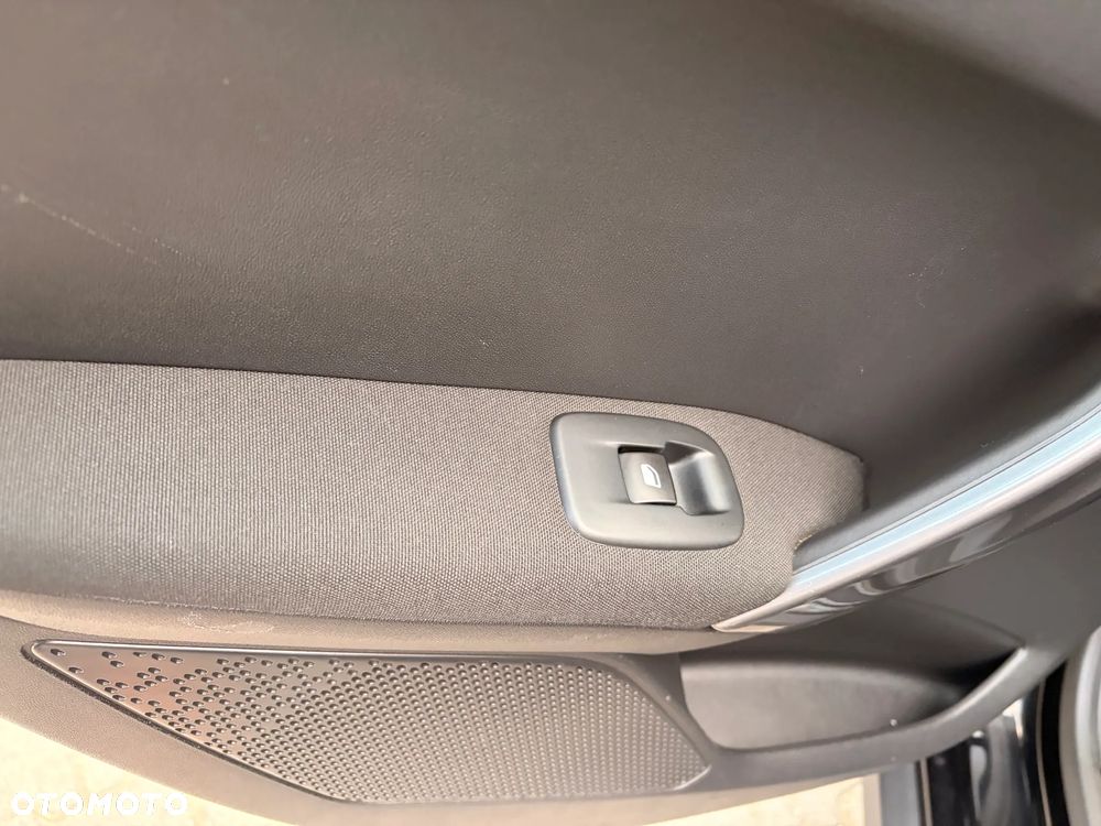 Peugeot 2008 1.2 Pure Tech Style S&S - 18