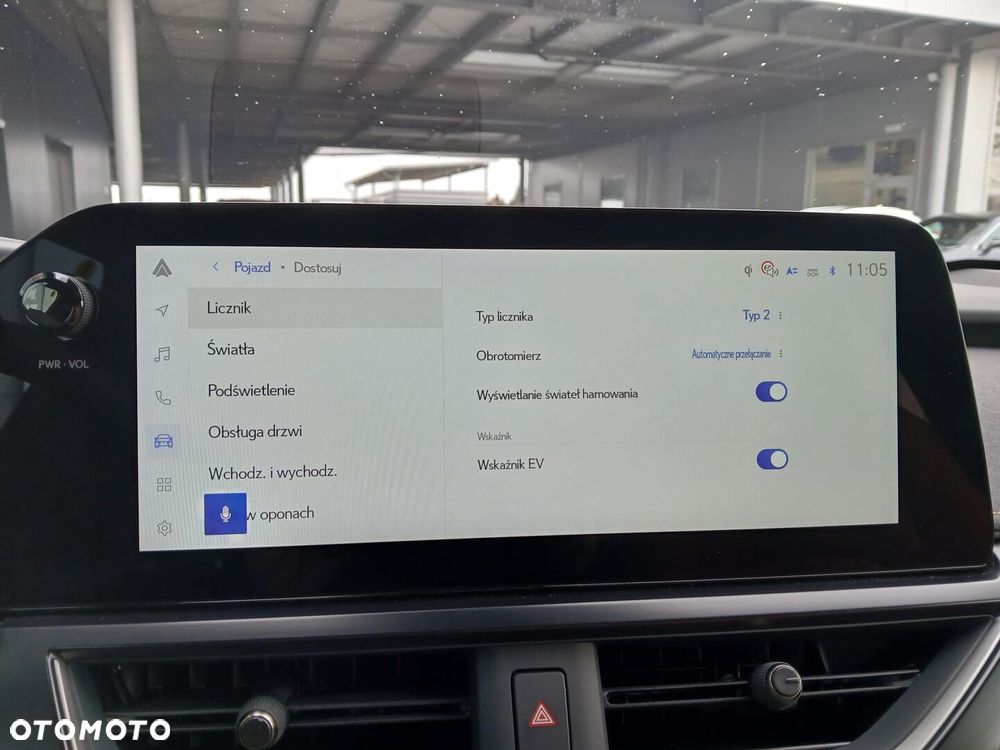 Lexus UX 300h F Sport Design - 21