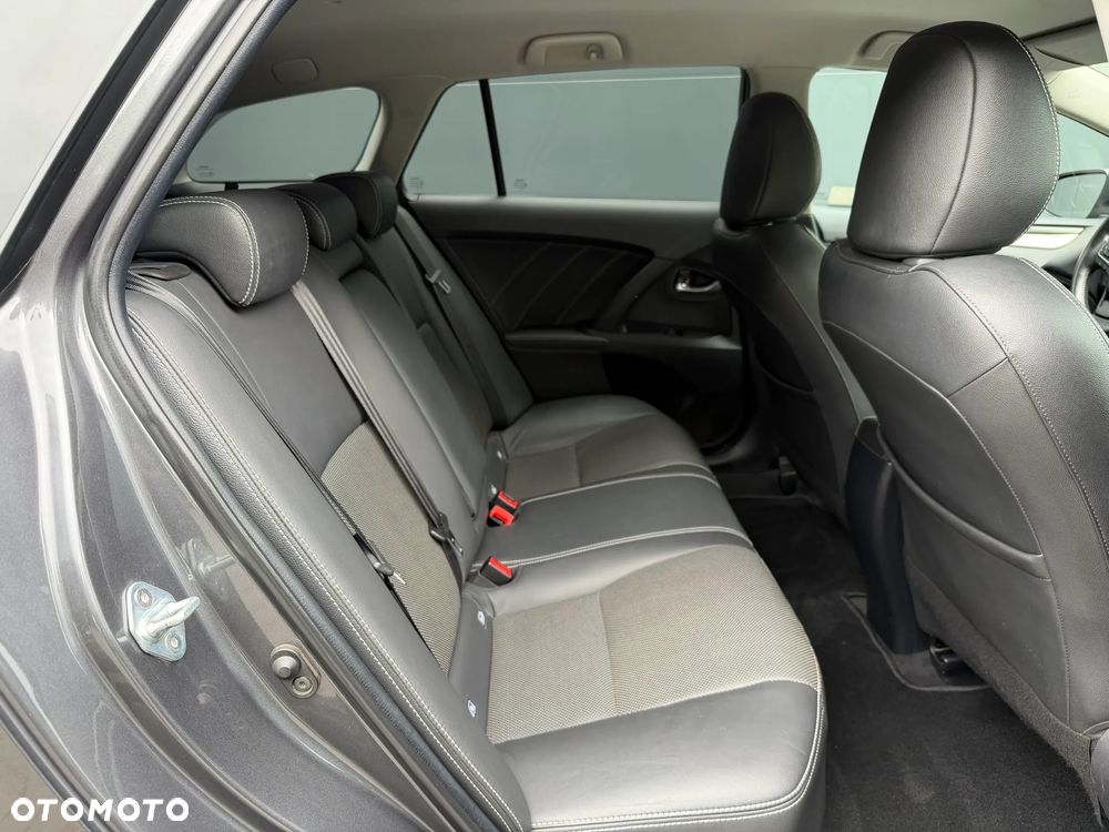 Toyota Avensis 1.8 Prestige - 17