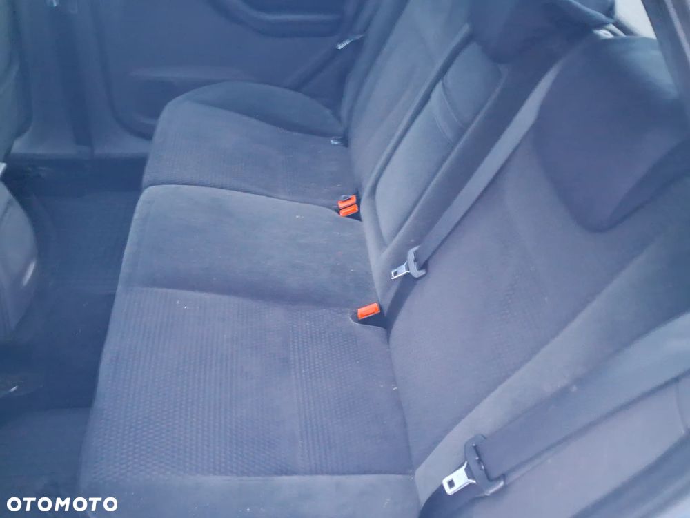 Ford Focus Mk2 2 II HB GHIA silnik 1.6 TDCi HDi 110KM GBDA 10JB alternator turbina skrzynia biegów manual sprzęgło drzwi lewe prawe klapa zderzak błotnik lusterko kolor Z3 Błękit niebieski lampa tył czujniki PDC blenda zamek belka sanki tłumik wydech zwrotnica mcperson maglownica pompa wspomagania paliwa przewód sterownik radio boczek fotel fotele szyba czołowa czujnik podszybie wiązka panel sterownik silnika abs serwo belka konsola kierownica osłona atrapa zacisk podłokietnik tapicerka podsufitka lampka rozrusznik alternator klimatyzacja kierownica NA CZĘŚCI WSZYSTKIE CZĘŚCI - 13